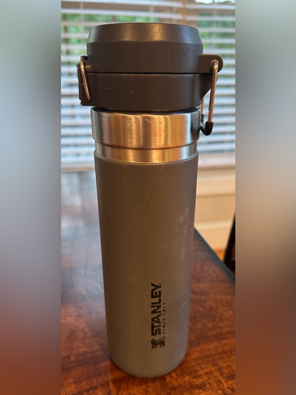 ☕ Stanley Classic 24 oz Vacuum Insulated Travel Mug 🩶